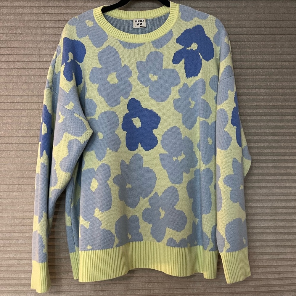 Aritzia Peggy Sweater - Picture 3 of 3